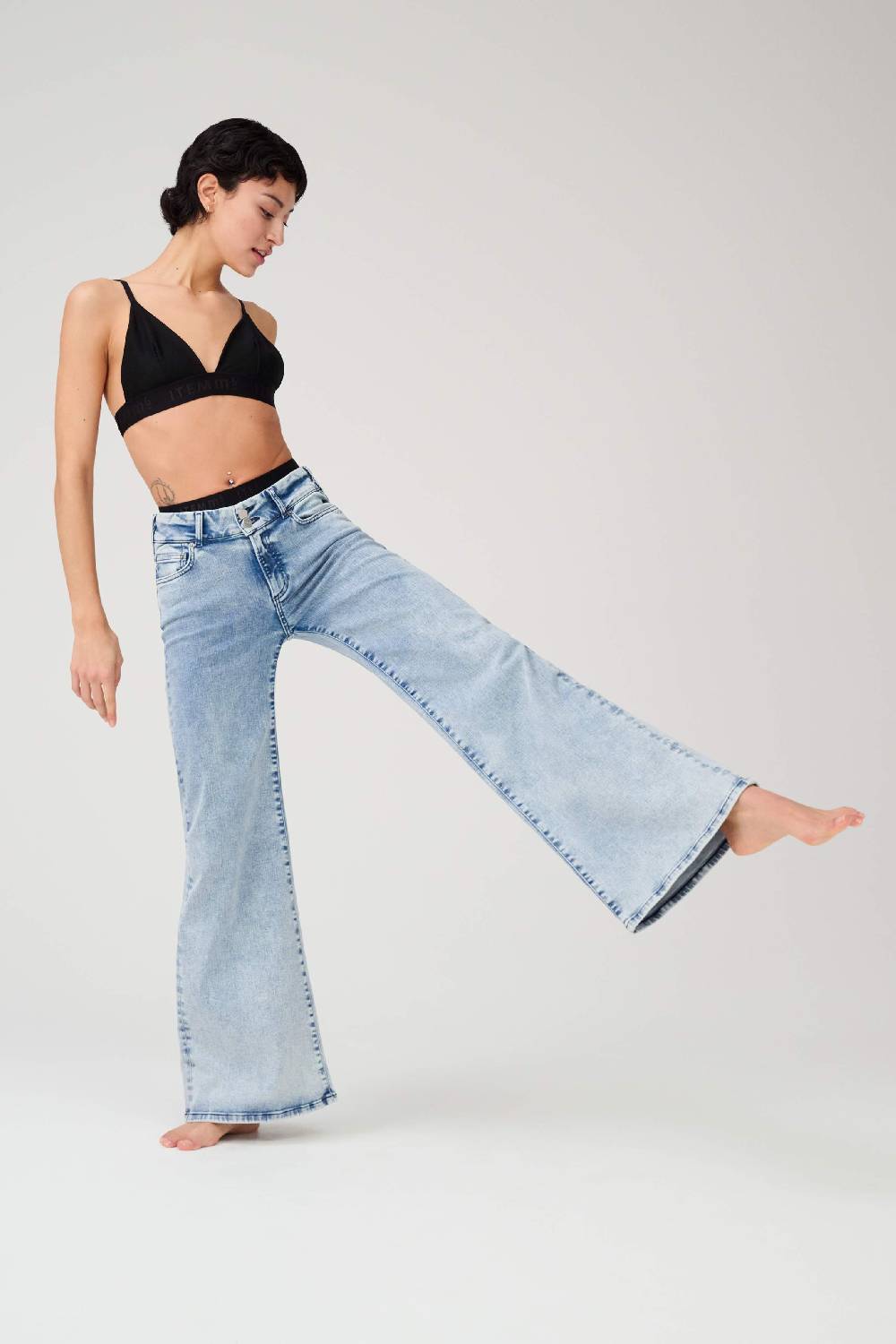 Item M6 Wide Legged High Rise Denim Günstiger Verkauf