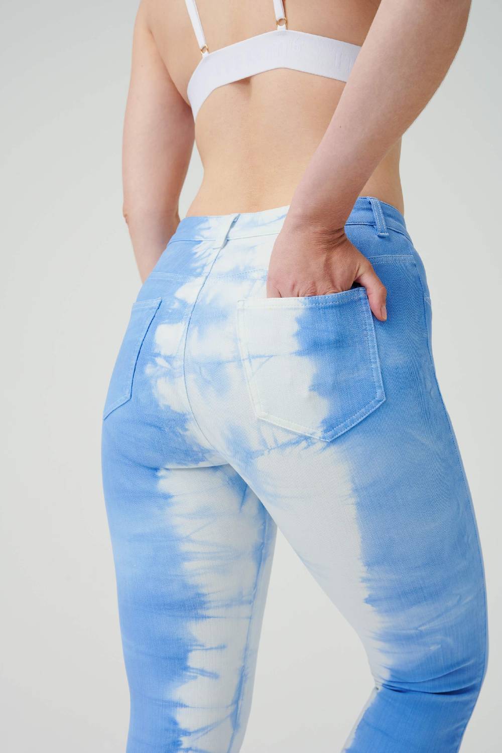Item M6 Cropped High Rise Pants Osterangebot