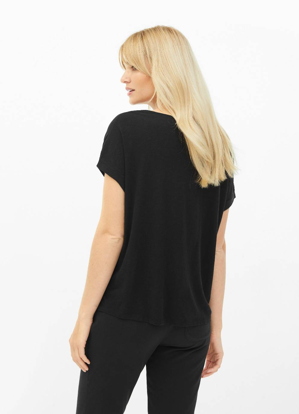 Juvia Boxy - T-Shirt Rabatte dieses Monats