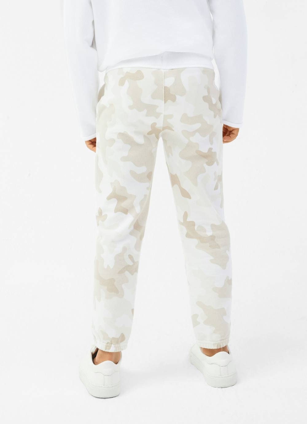 Juvia Sweatpants Nur noch ein Tag übrig