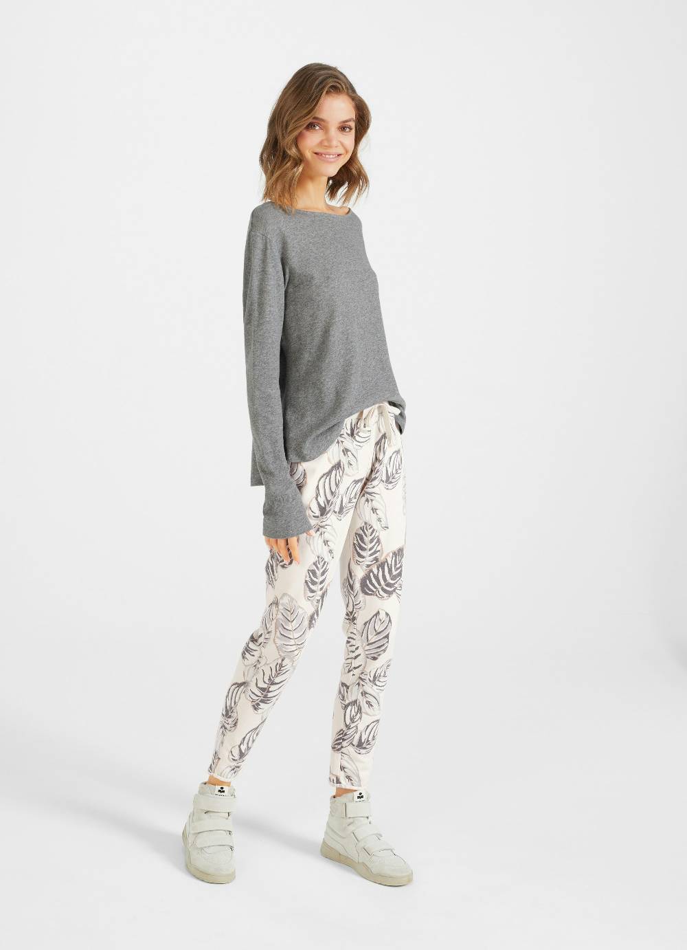 Juvia Slim Fit - Sweatpants Super Sparpreis
