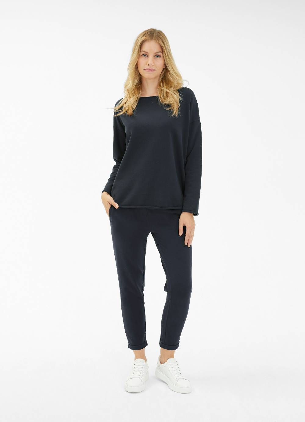 Juvia Casual Fit - Sweatpants 50% Rabatt mit kostenlosem Versand