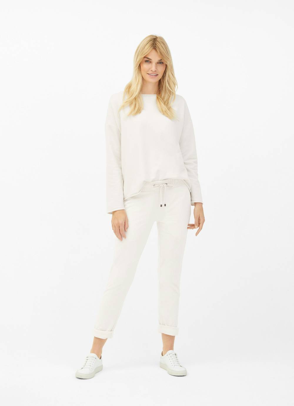 Juvia Loose Fit - Sweatpants Rabatte dieses Monats