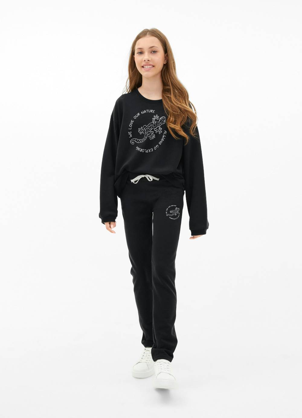 Juvia Sweatpants Outlet