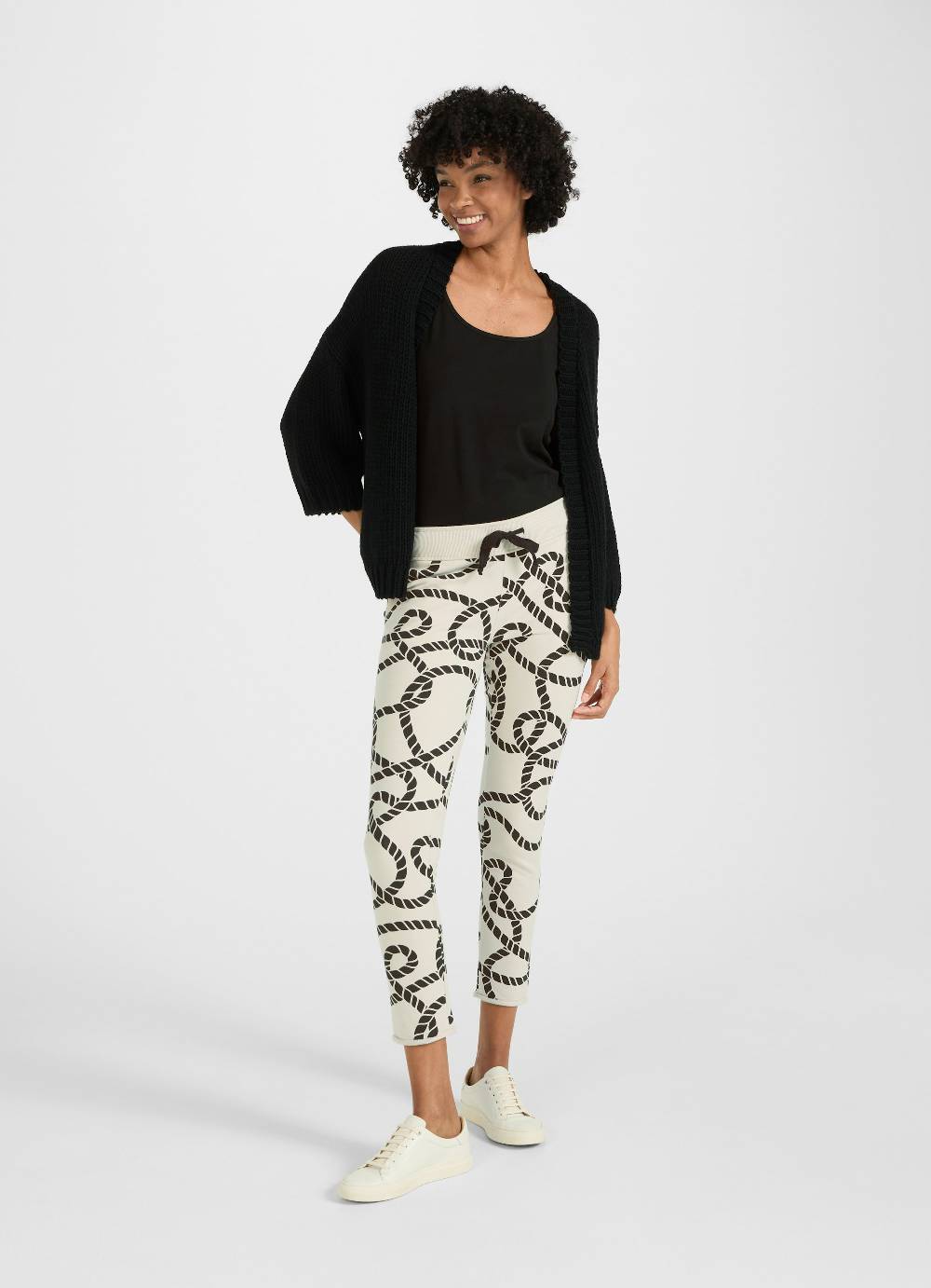 Juvia Slim Fit - Sweatpants Riesige Ersparnisse