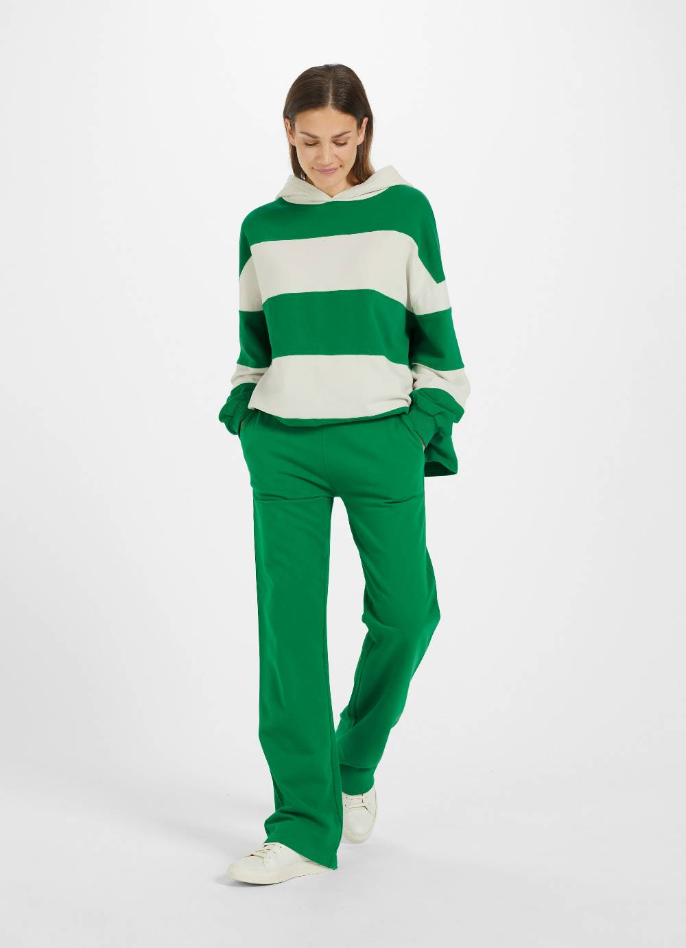 Juvia Wide Leg Fit - Sweatpants Letzte 3 Tage