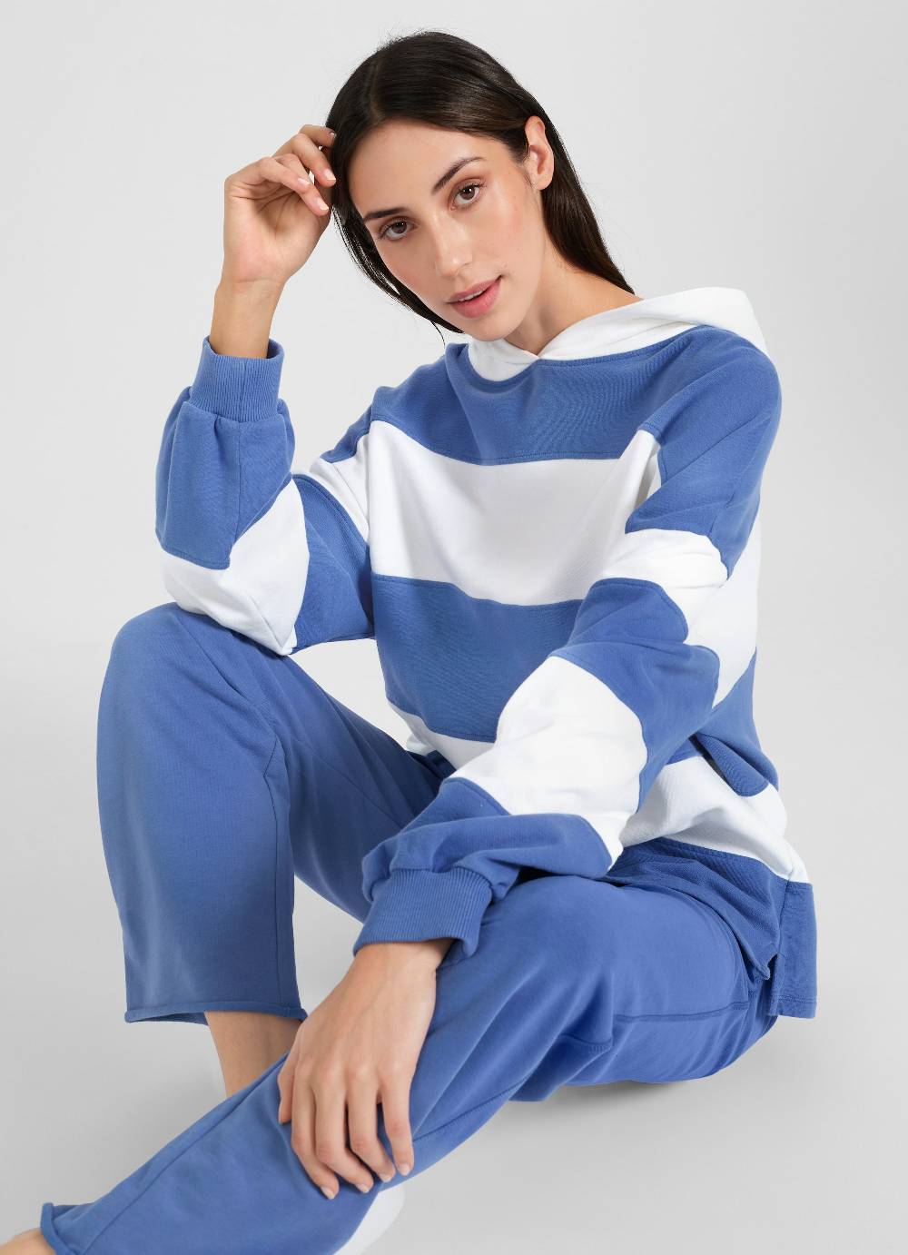 Juvia Hoodie Sonderangebot der Fabrik