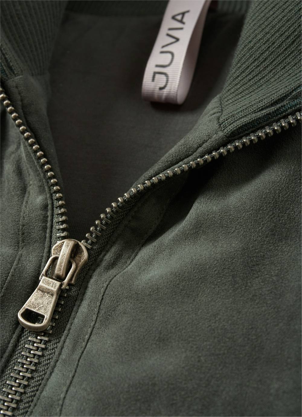 Juvia Tech Velours - Jacke Super Sparpreis
