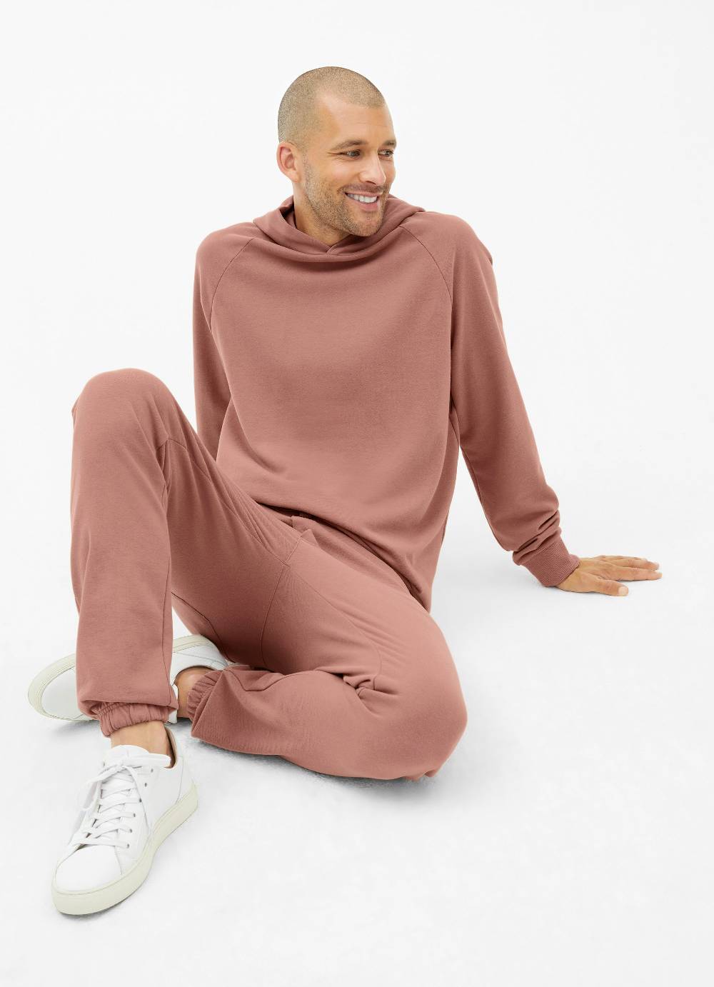 Juvia Regular Fit - Sweatpants Vierteljährliche Förderung