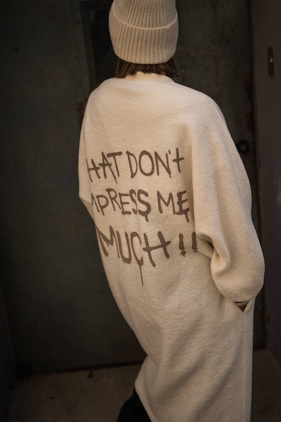 Liv Bergen Mantel "THAT DON'T IMPRESS ME MUCH" in creme 50% Rabatt mit kostenlosem Versand