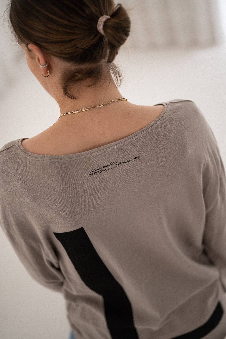 Liv Bergen Longsleeve L in grey Fabrikpreis