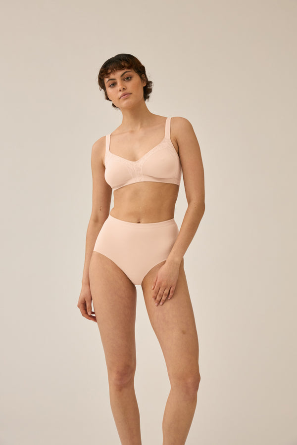 Naturana Minimizer und Side Smoother BH mit Spitze - Light Beige 50% Rabatt für begrenzte Zeit