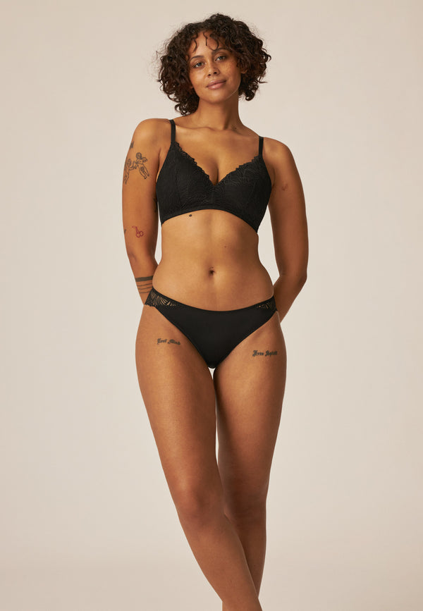 Naturana Soft-BH mit Schale und Spitze - Schwarz im Angebot