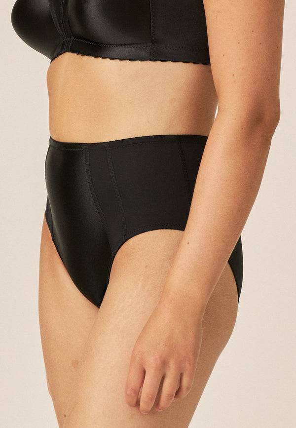 Naturana Minimizer Slip - Schwarz Lagerräumung