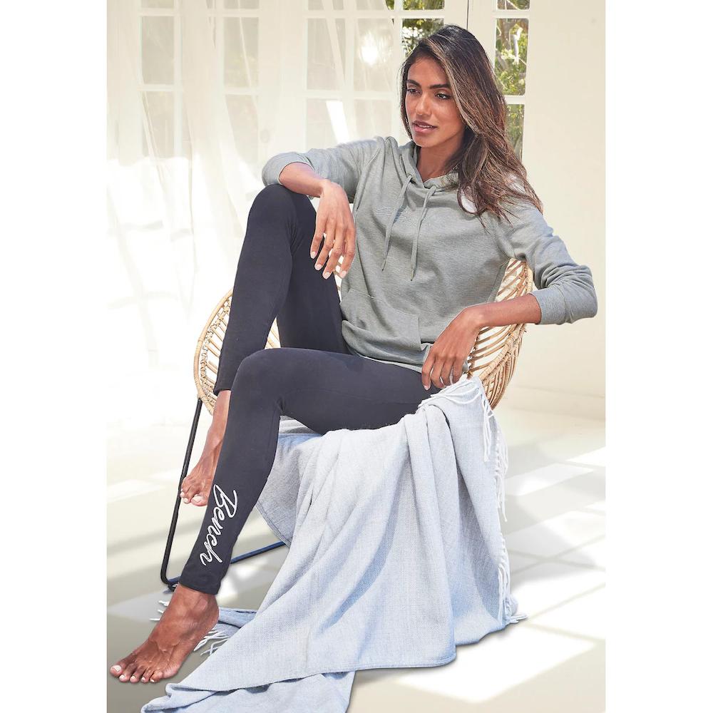 Bench. Loungewear Kapuzensweatshirt mit glänzender Logostickerei Loungeanzug Hoodie Speichern exportieren