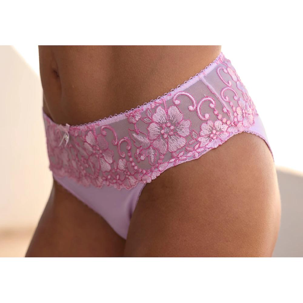 LASCANA Bikinislip »Wanda« mit Stickerei Spitze in floraler Optik online kaufen zollfrei