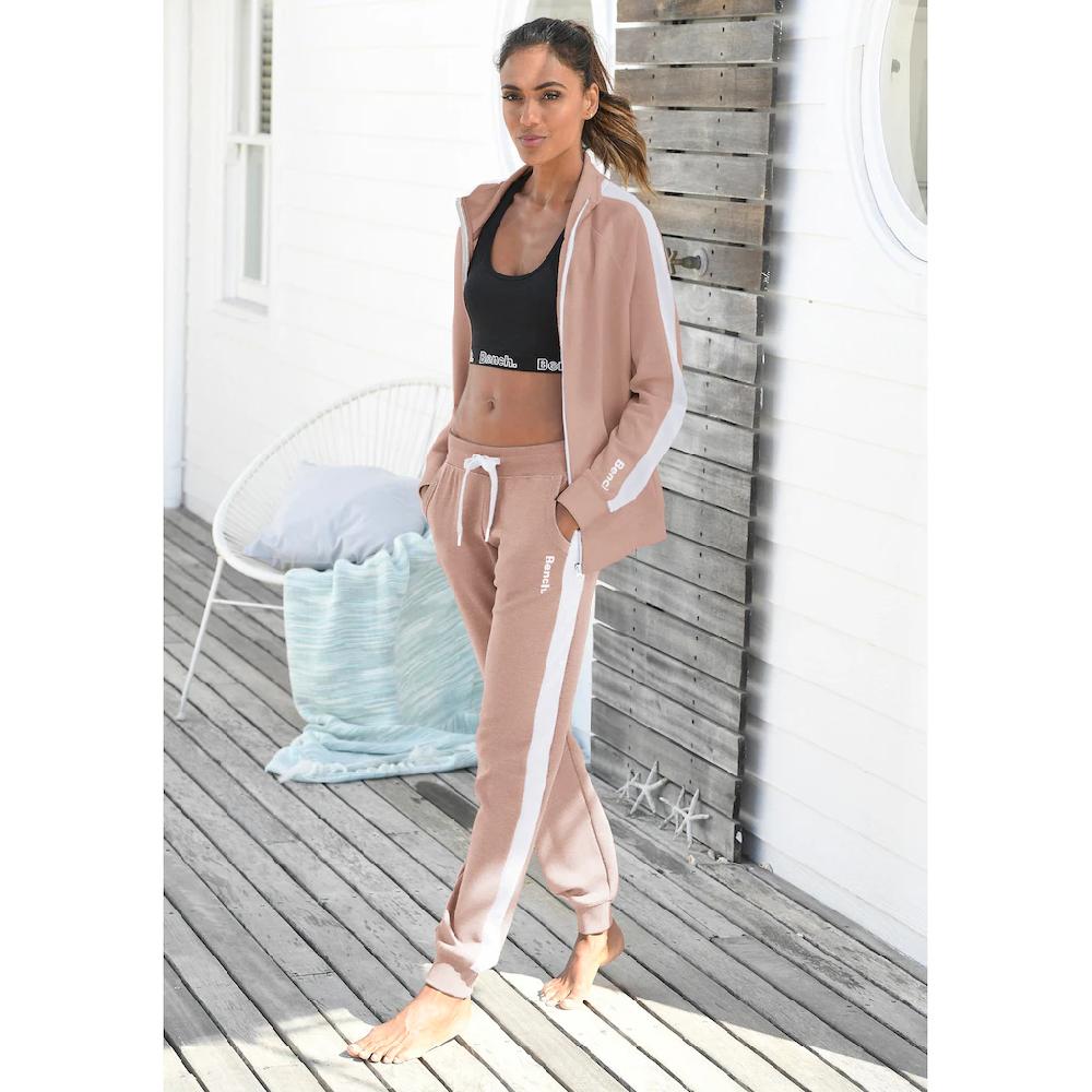 Bench. Loungewear Sweathose mit Seitenstreifen und schmalem Bein Kauf eins, bekomm eins gratis
